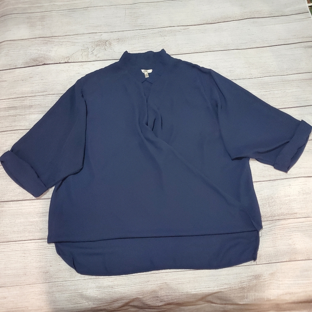 3/$25 La Vie 89 Blouse